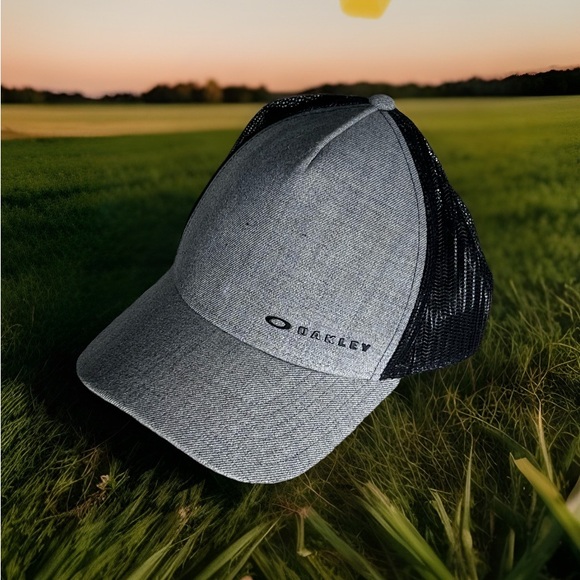 Oakley Classic Mid Distressed Mesh Trucker Snapback Hat Cap Men Women Gray Black - Picture 1 of 14